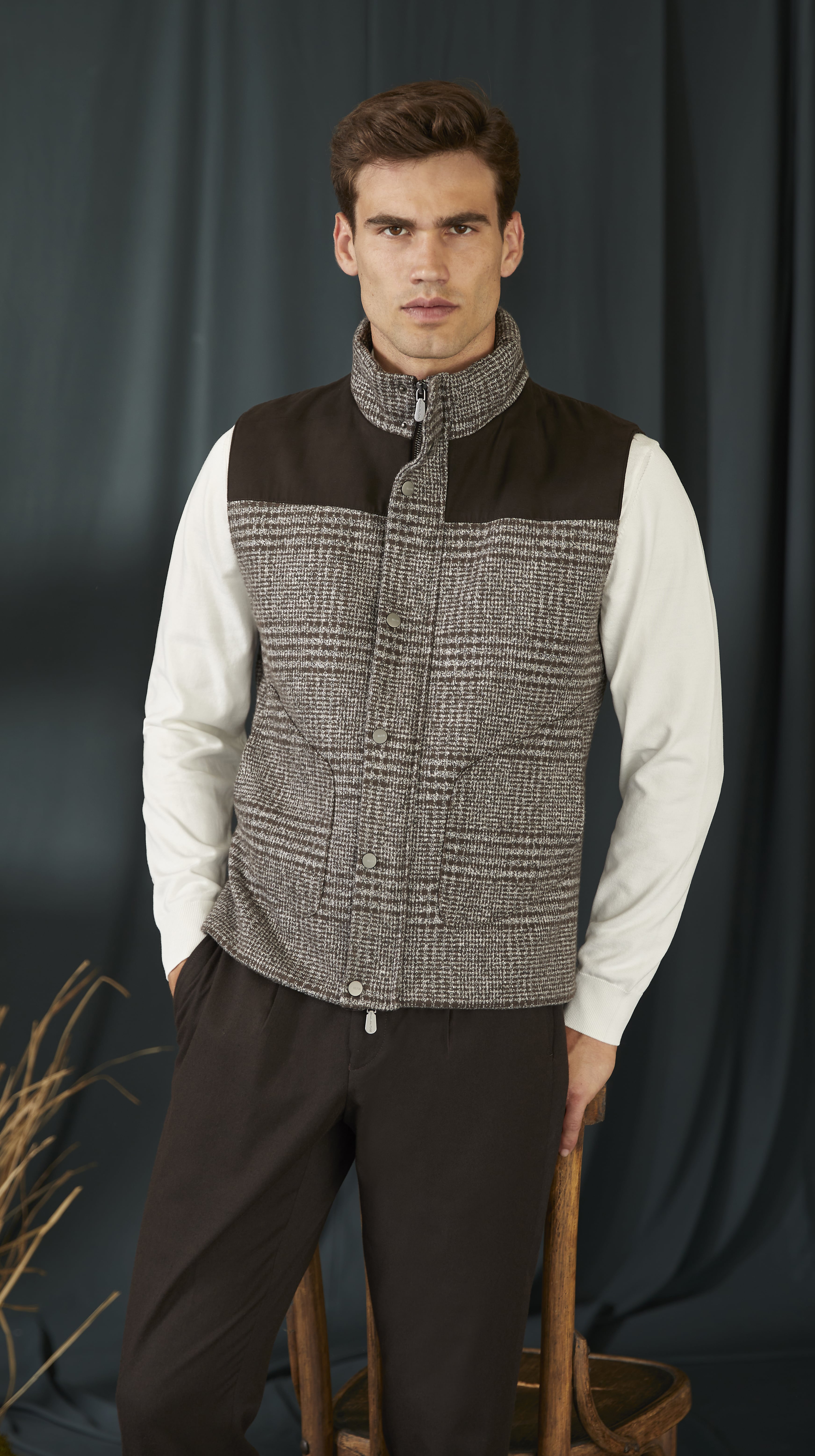 GNCR2612-min.jpg (1.69 MB)