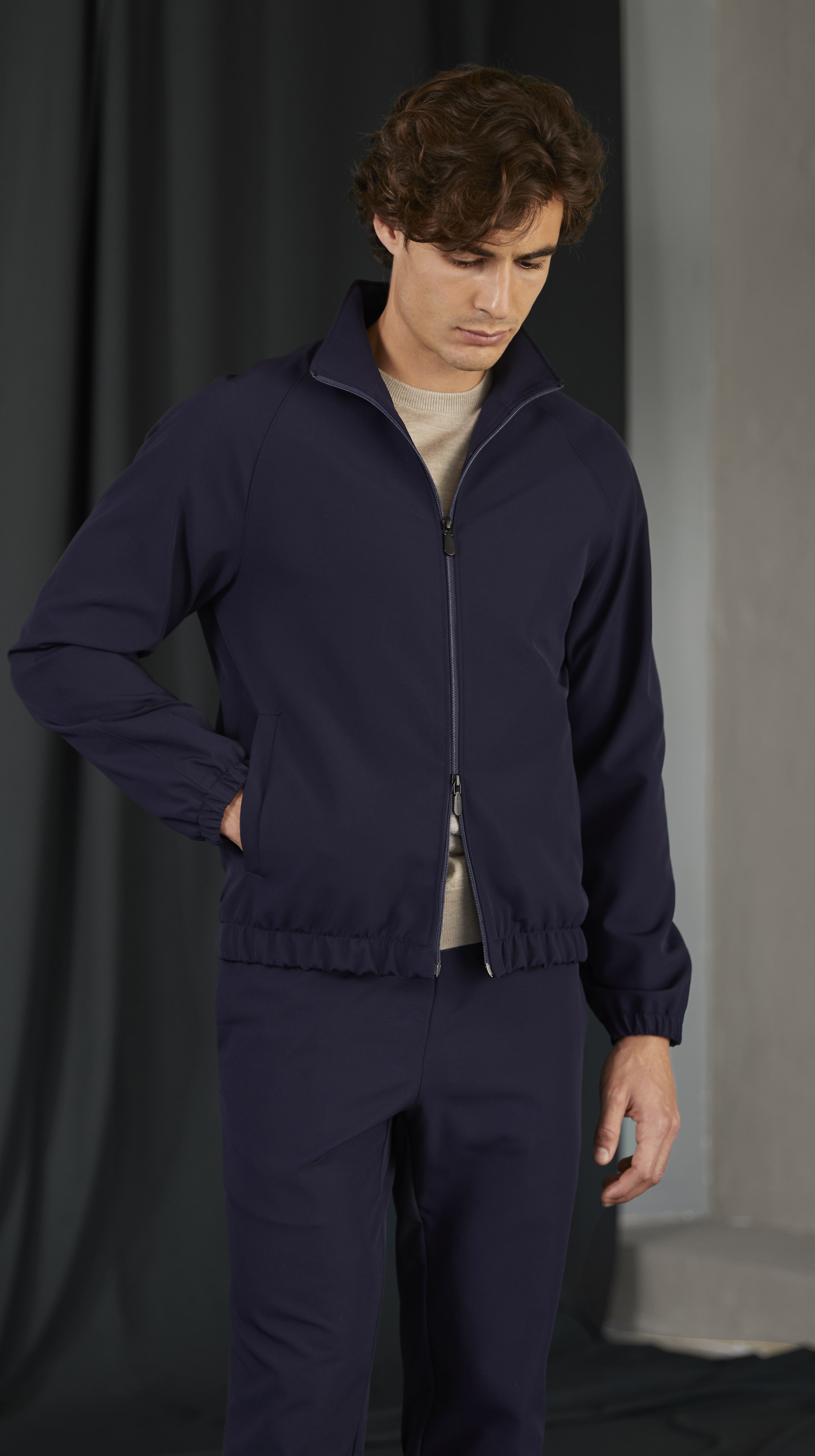 GNCR2831-min.jpg (533 KB)