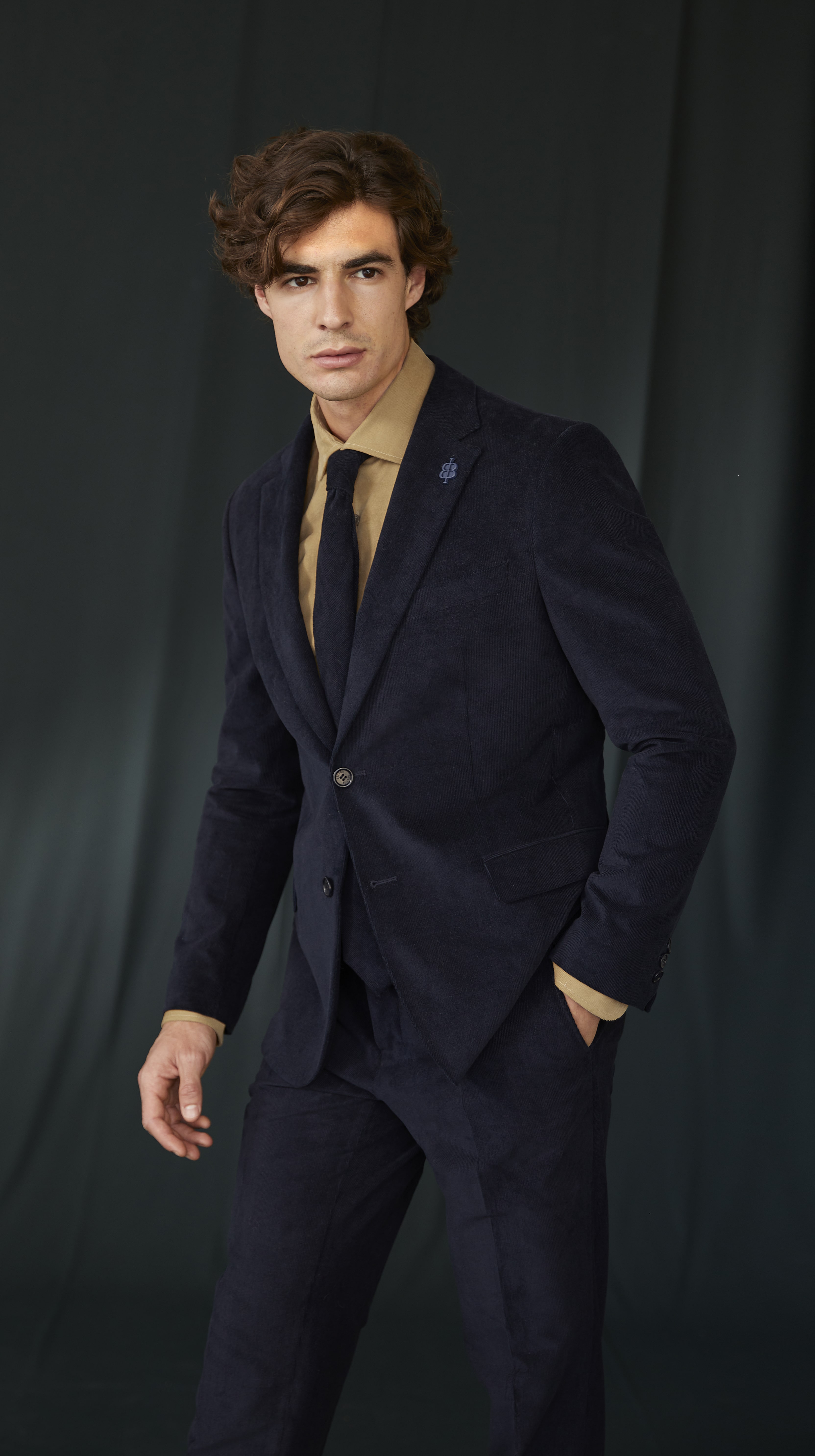 GNCR3071-min.jpg (1003 KB)